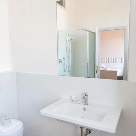 Comfy Apartment Near Fortezza Da Basso Florence Exterior photo